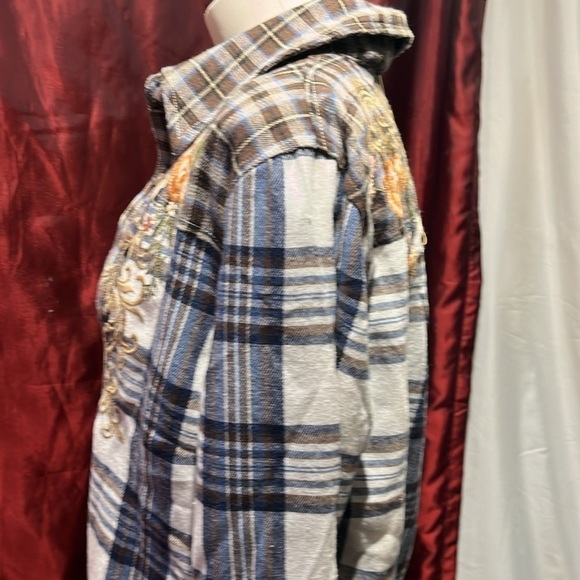 NWT paparazzi flannel size medium hand crocheted pattern shabby chic - Picture 8 of 10